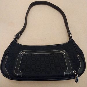 Liz & Co. Black Jacquard Multi-pocket Baguette purse w/ black faux leather trim